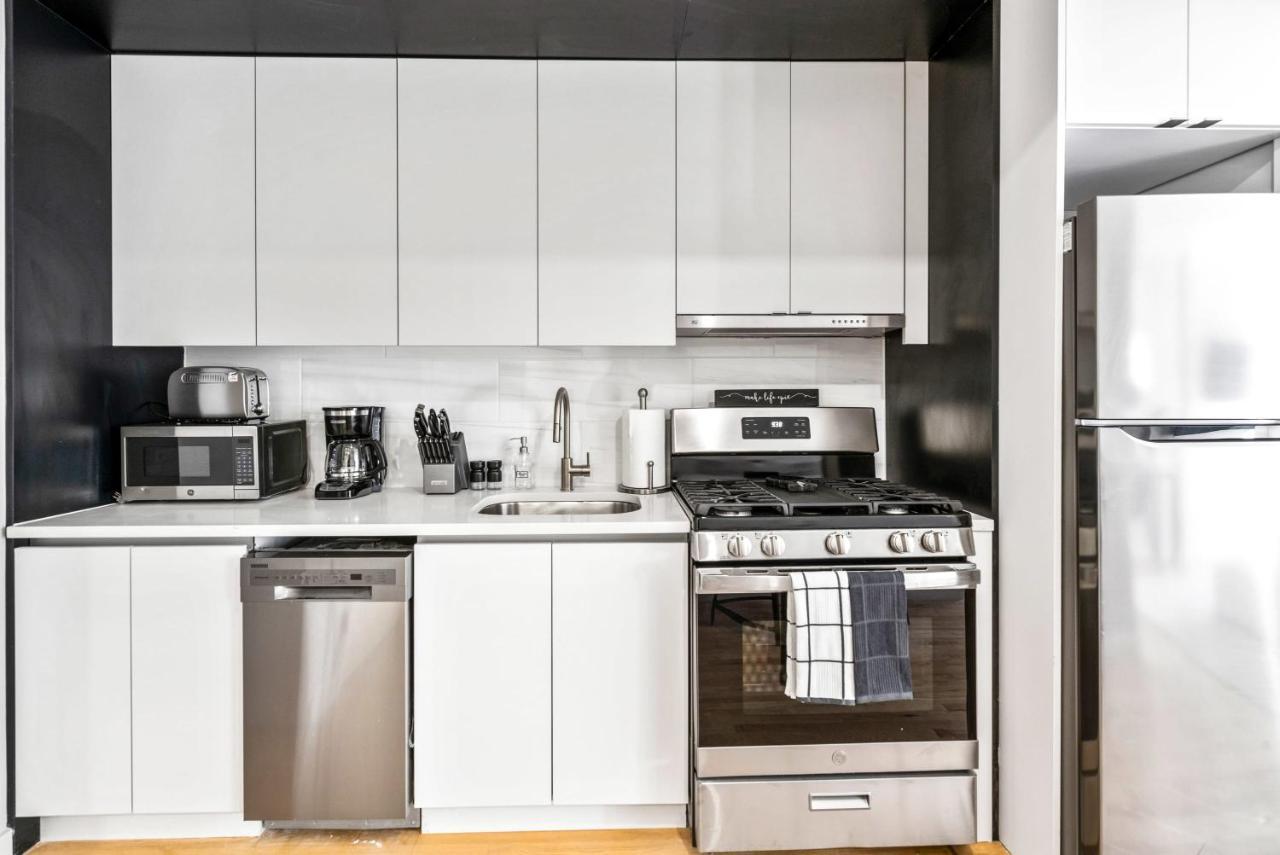 Modern Studio With Charming Juliet Balcony In Upper East Side * Nueva York