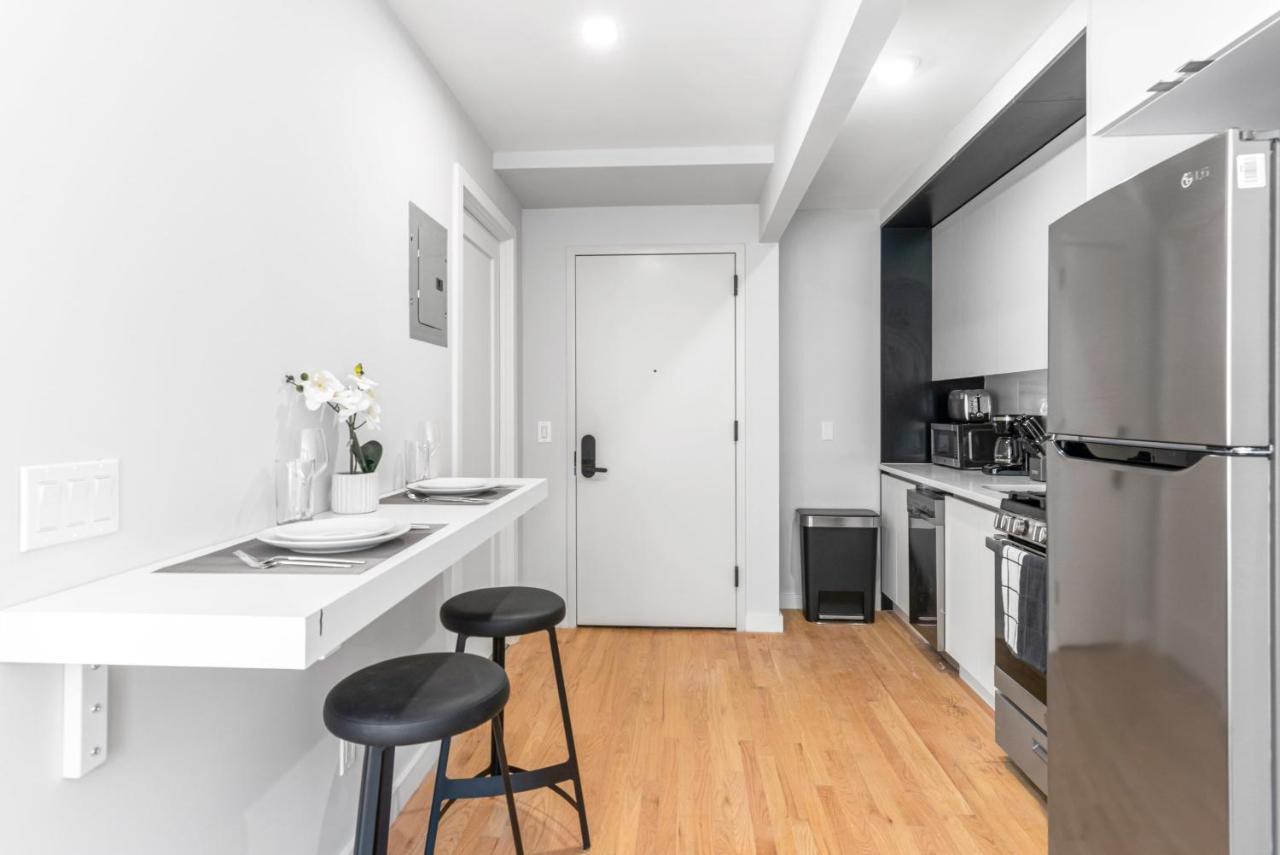 Modern Studio With Charming Juliet Balcony In Upper East Side Сasa de vacaciones Nueva York