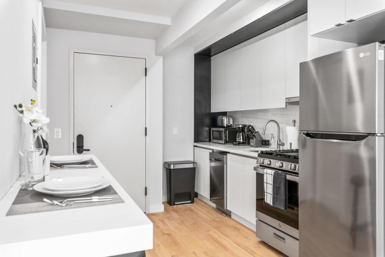 Modern Studio With Charming Juliet Balcony In Upper East Side Сasa de vacaciones Nueva York