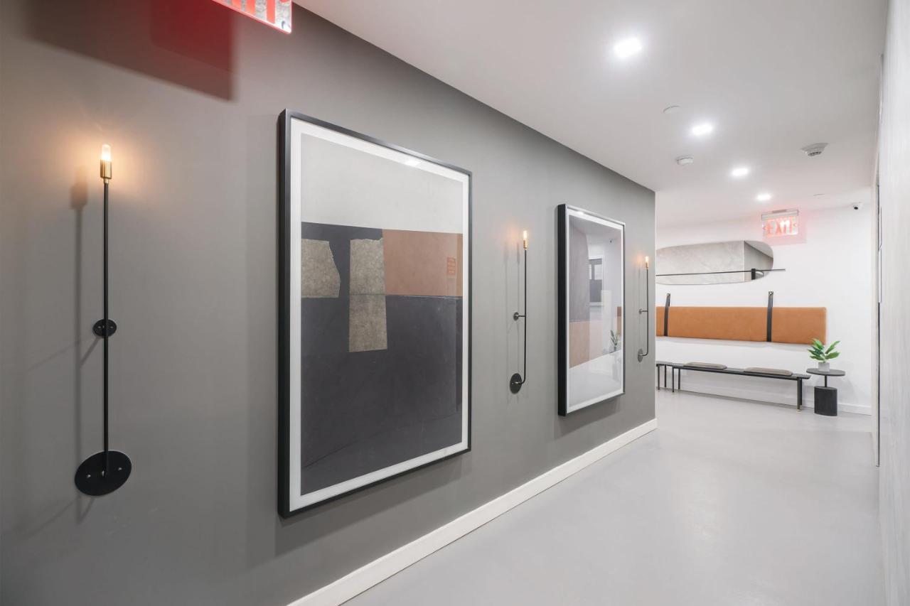 Modern Studio With Charming Juliet Balcony In Upper East Side Сasa de vacaciones